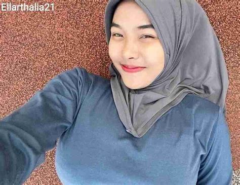 ellarthalia  2,325 likes, 16 comments - Ella Rochmi Thalia (@ellarthalia) on Instagram: "Yen gelem tak jak rabi Yen ra gelem tak jagongi Sing ra penting pikir keri Pikir Keri " Thalia Thalia is on Facebook